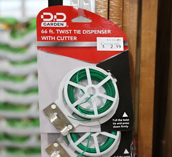 D&D Sturdy Twist Tie with Cutter Photo 1