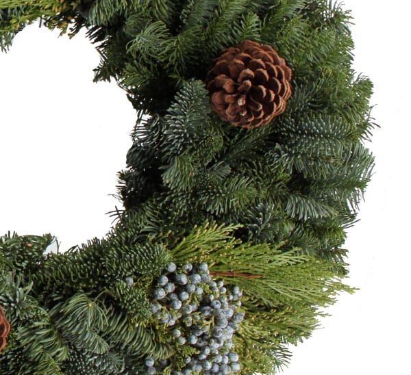 mixed wreath with cones