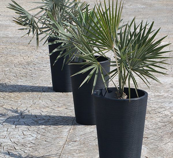 Linea Conic Planter